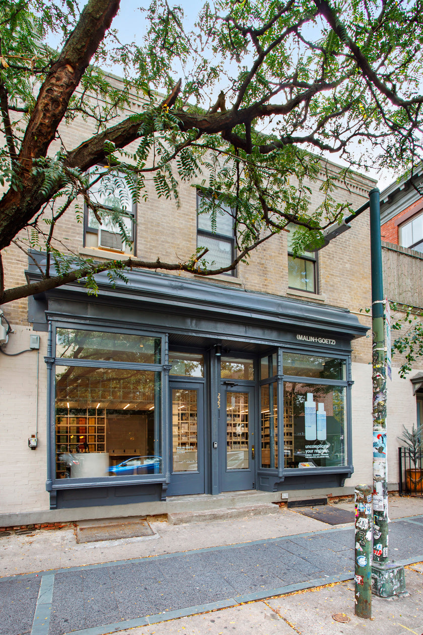Williamsburg shop exterior